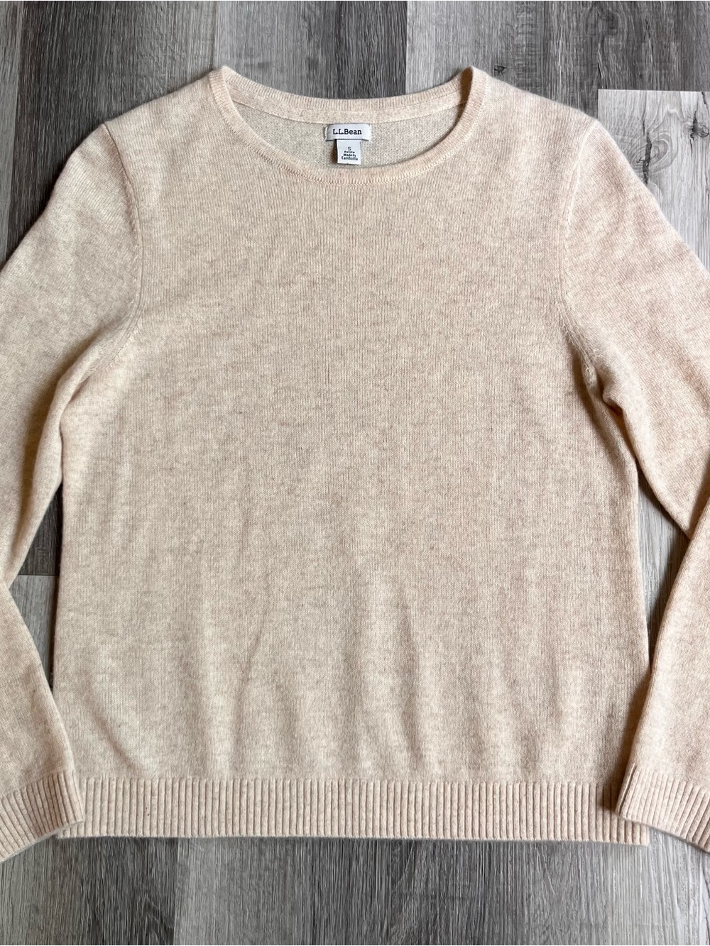 L.L. Bean Women’s Crewneck Sweater in Light Beige 100% cashmere